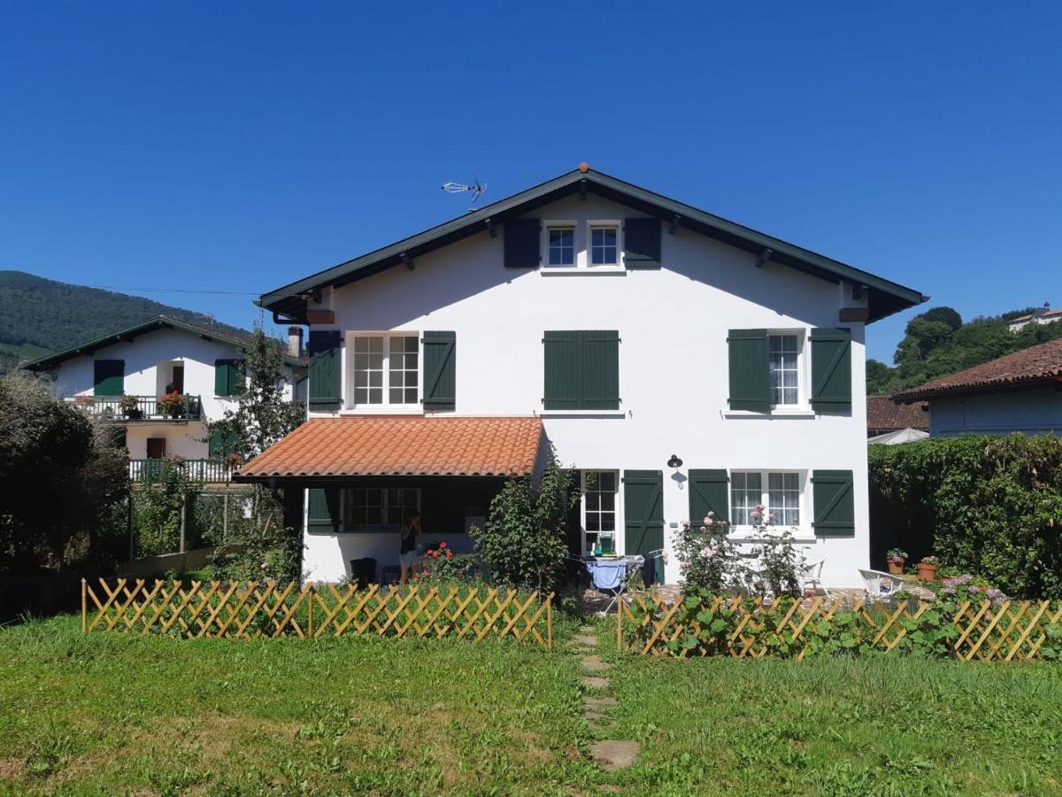 Saint Jean Pied De Port: Nere Nahia Apartment Екстериор снимка